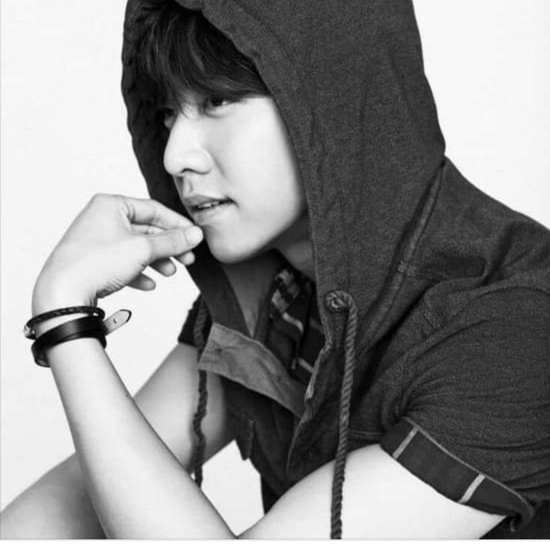 Behind-the-scenes cut of Lee Seunggi