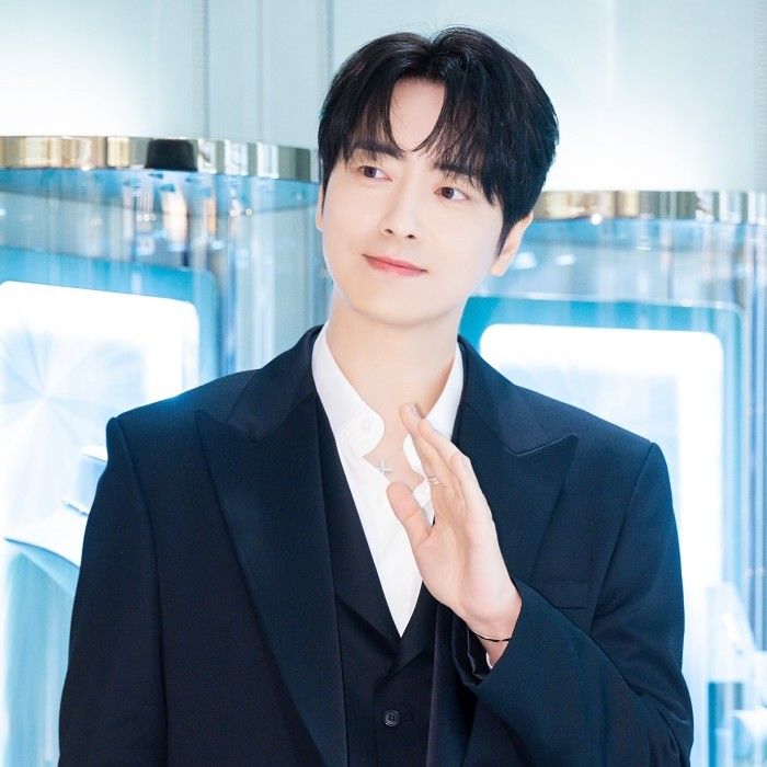 A moment captured by a fan of Lee Joonhyuk