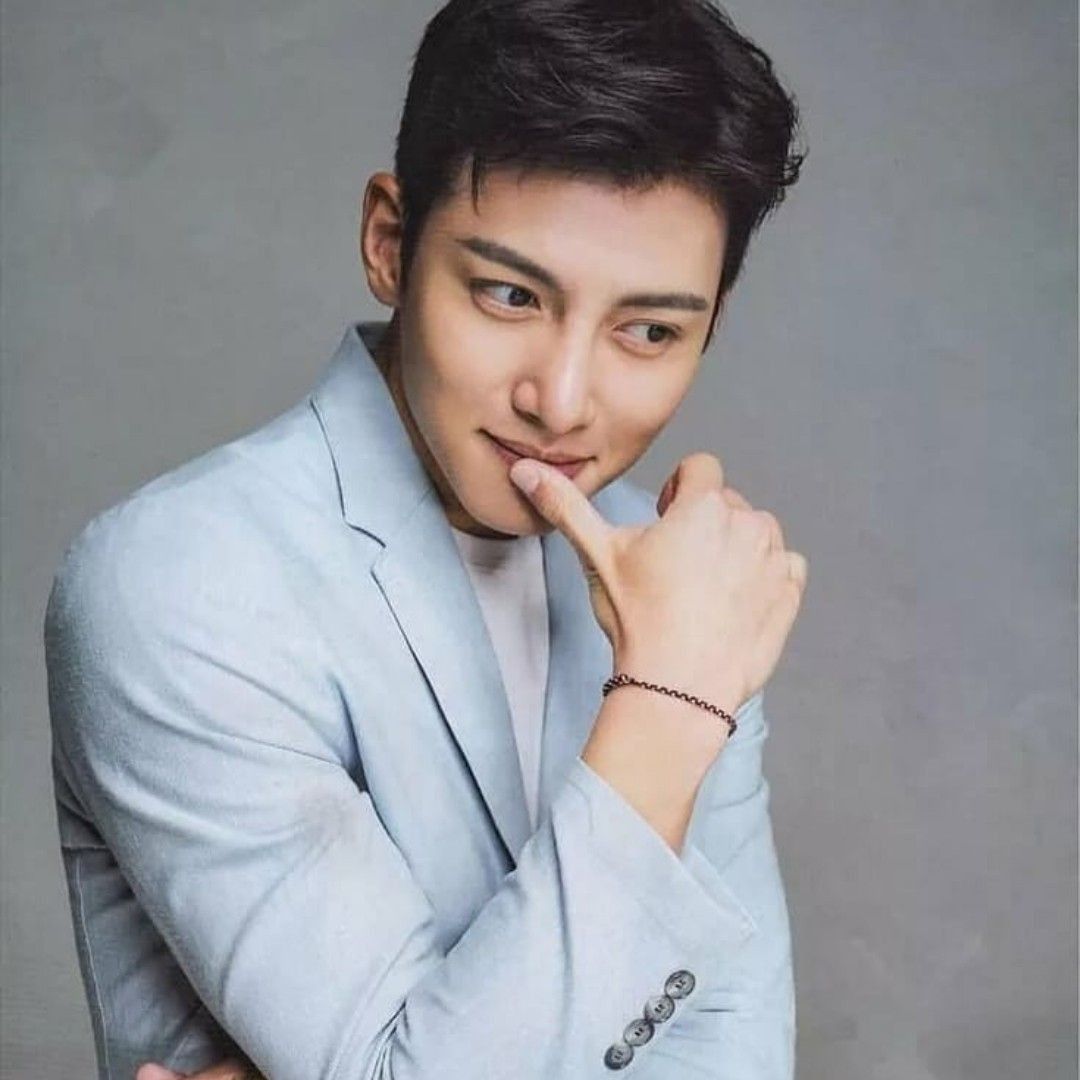 Behind-the-scenes cut of Ji Changwook