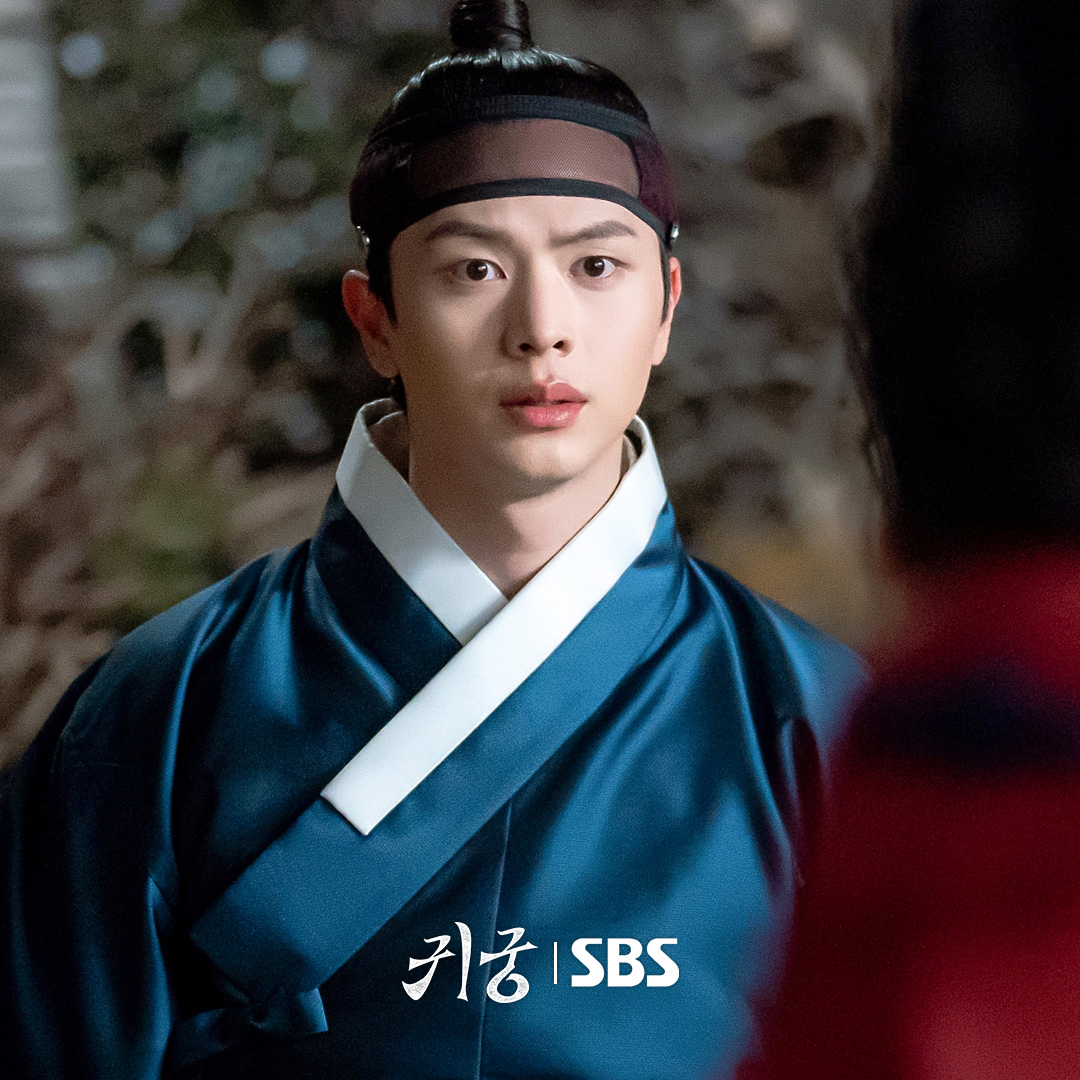 A moment captured by a fan of Yook Sungjae