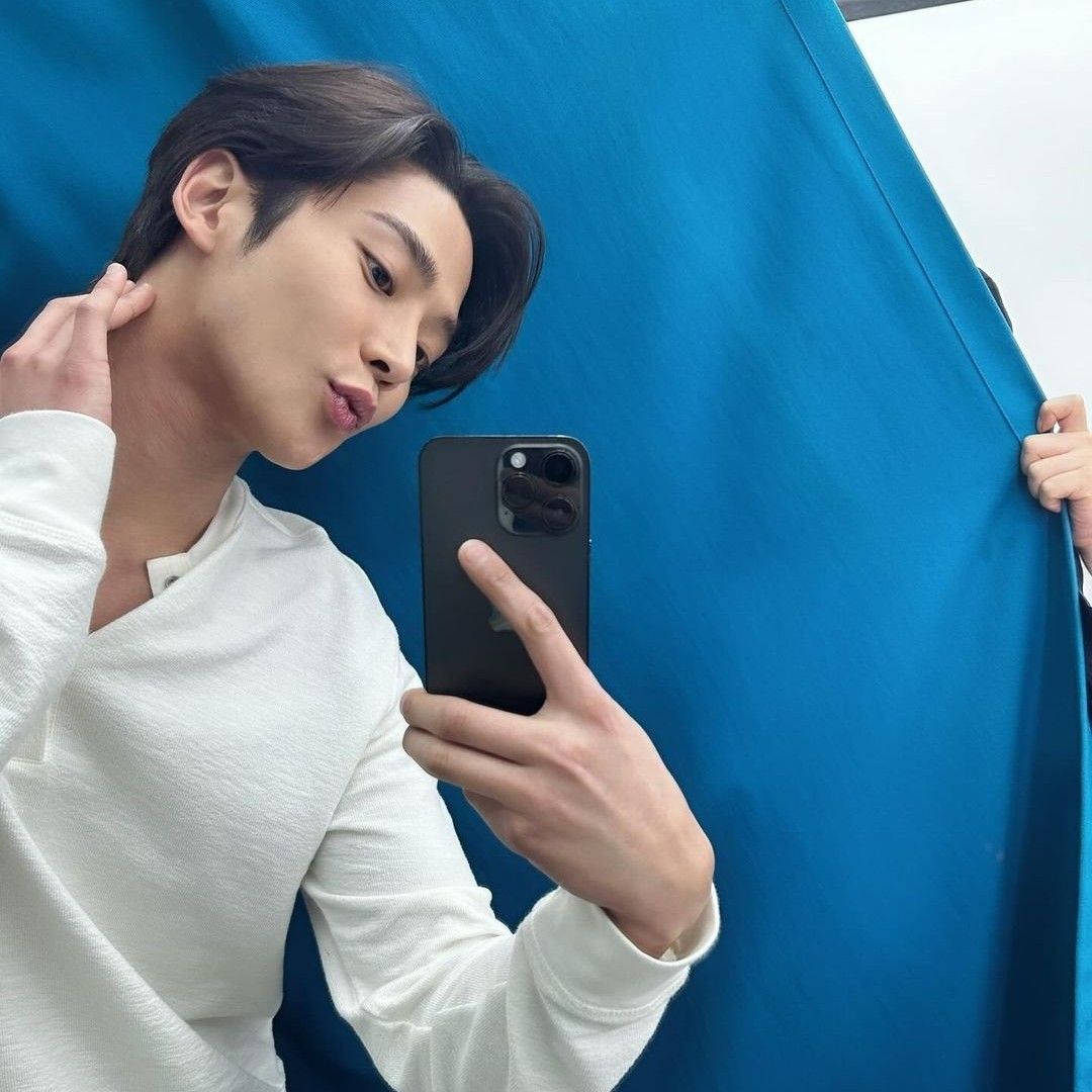 Momen yang diabadikan oleh penggemar Rowoon