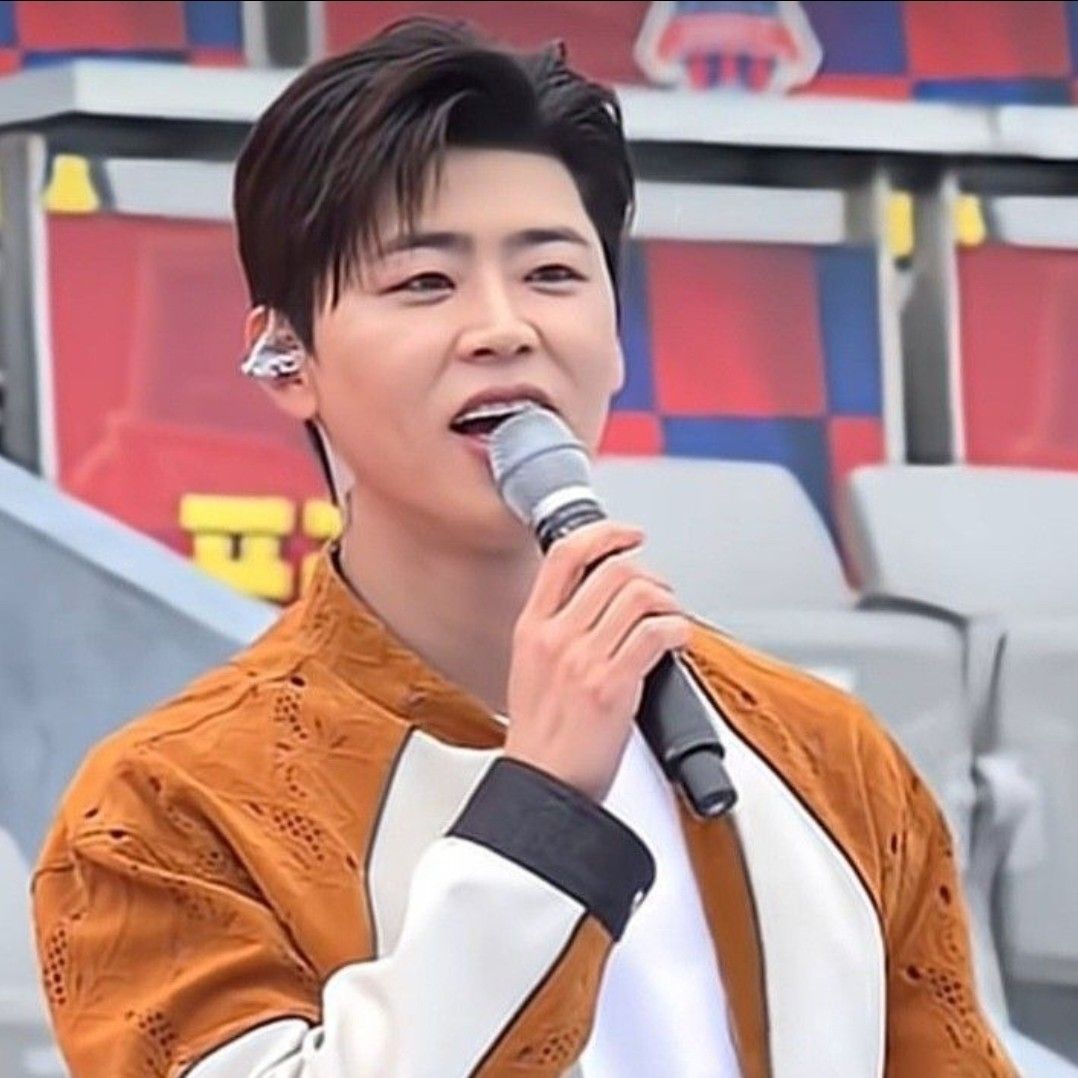 Behind-the-scenes cut of Park Jihyeon