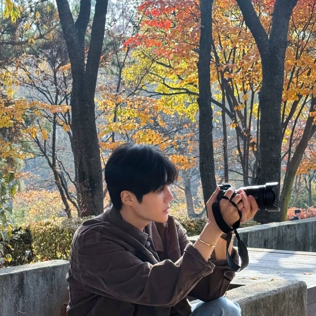 Behind-the-scenes cut of Kim Seonho