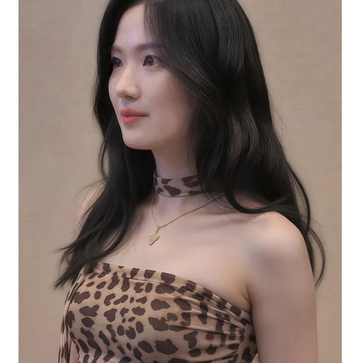 Recent activity shot of Kim Hyeyoon