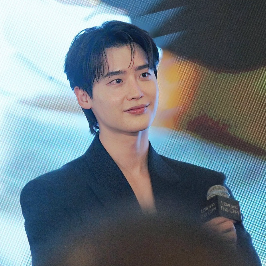 Behind-the-scenes cut of Lee Jongsuk