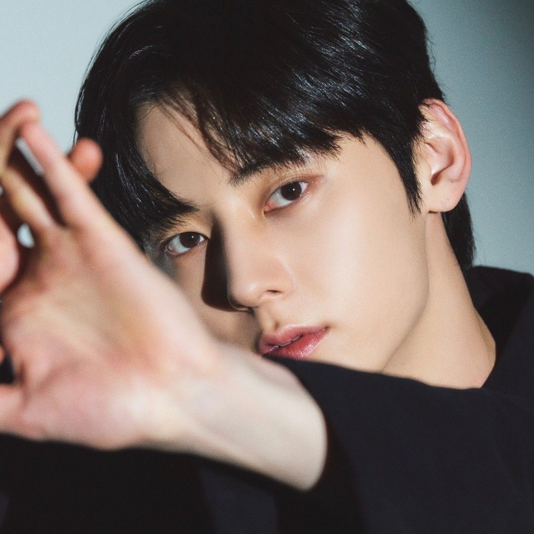 황민현의 비하인드 컷