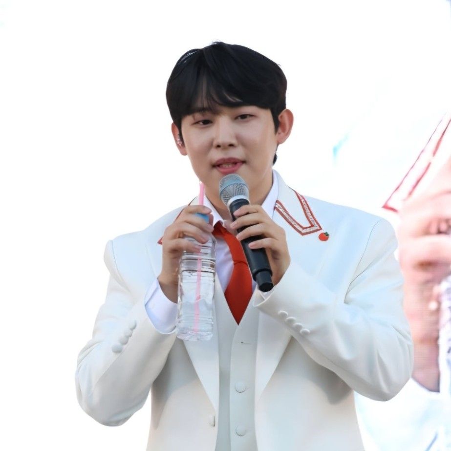 진욱 최근 활동샷