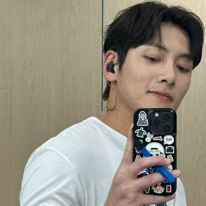 A moment captured by a fan of Ji Changwook