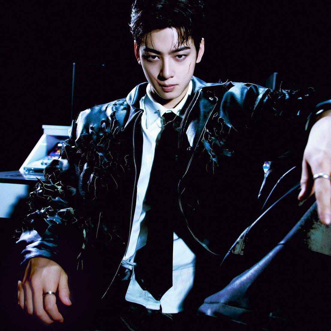 Recent activity shot of Cha Eunwoo