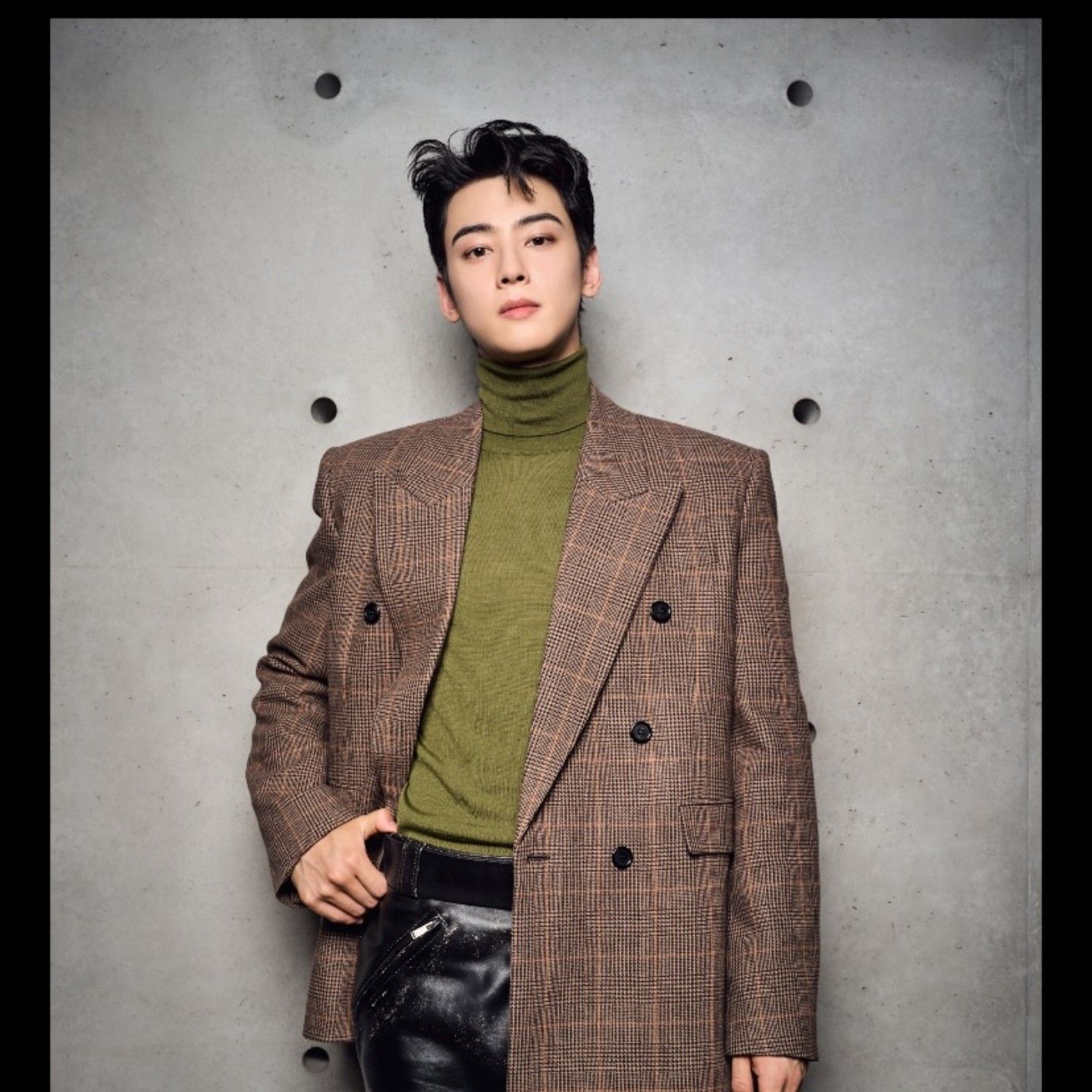 Behind-the-scenes cut of Cha Eunwoo