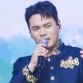 Recent activity shot of Lee Jung