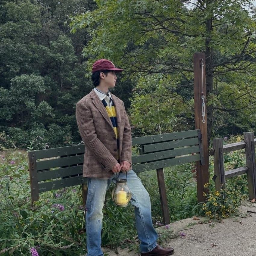 Behind-the-scenes cut of Jang Dongyoon