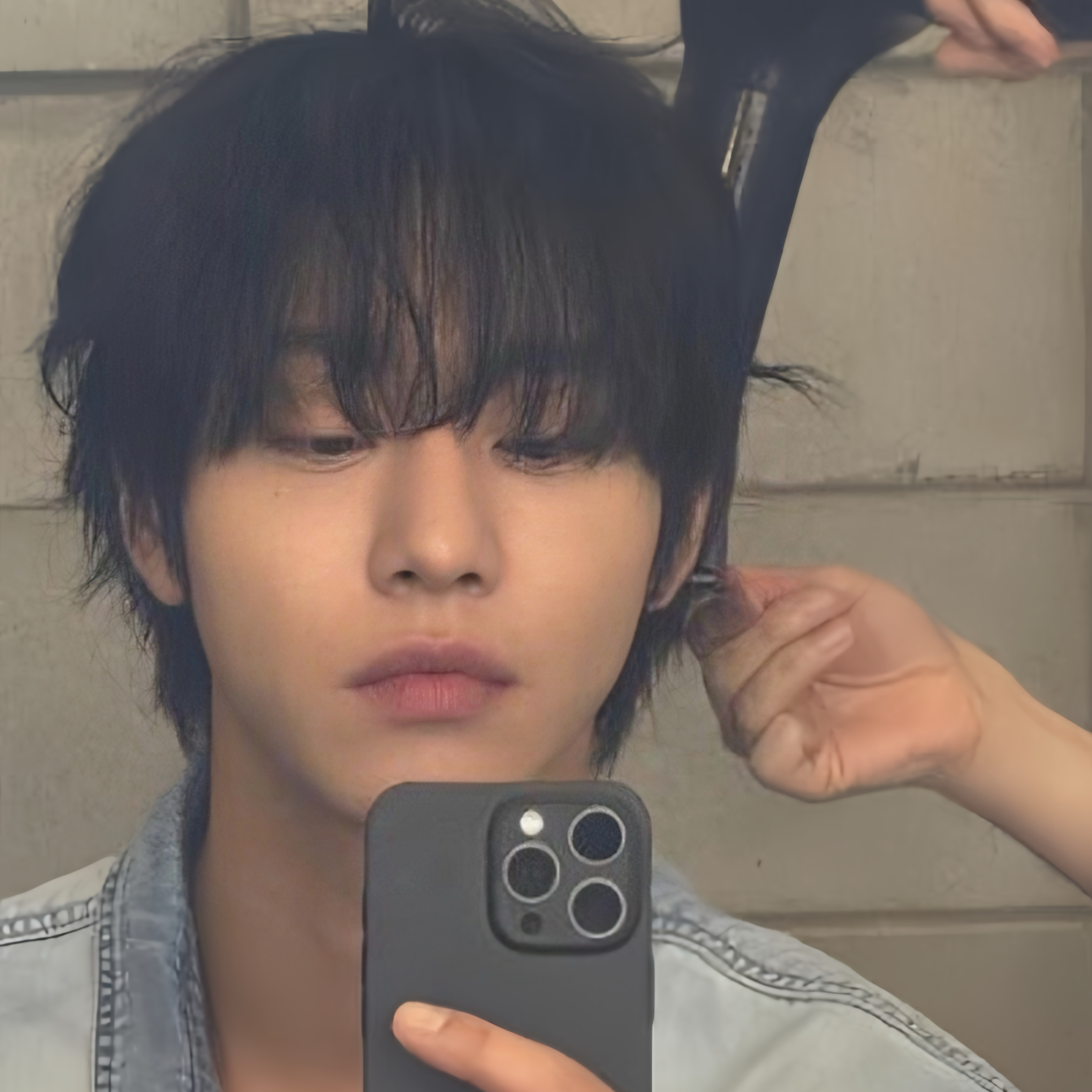 Recent activity shot of Ahn Hyoseop