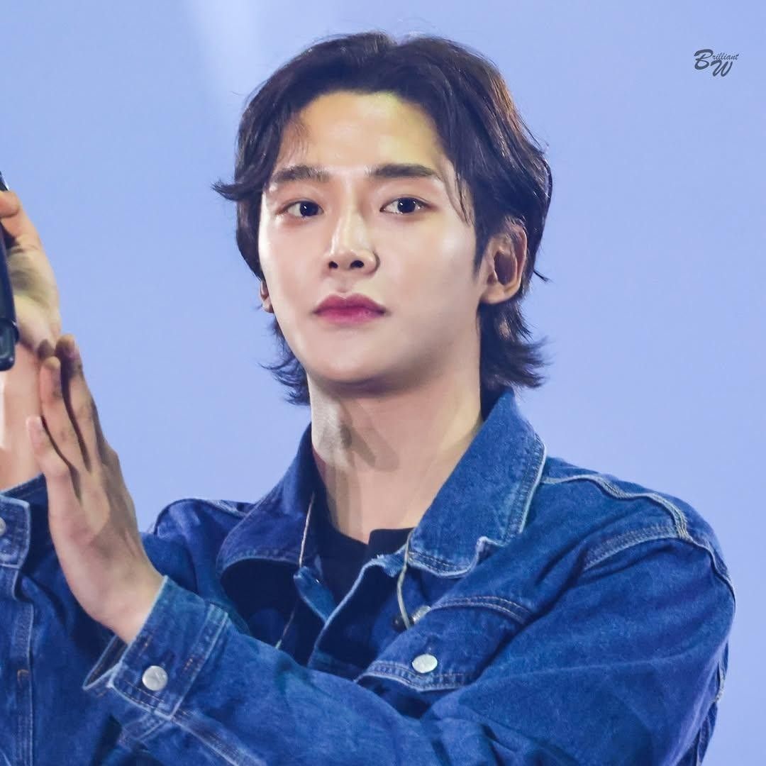 Foto kegiatan terbaru dari Rowoon