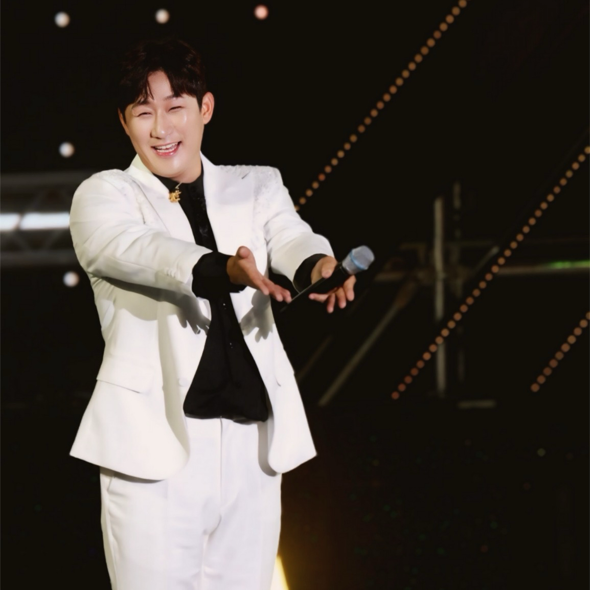 Behind-the-scenes cut of Na Sangdo