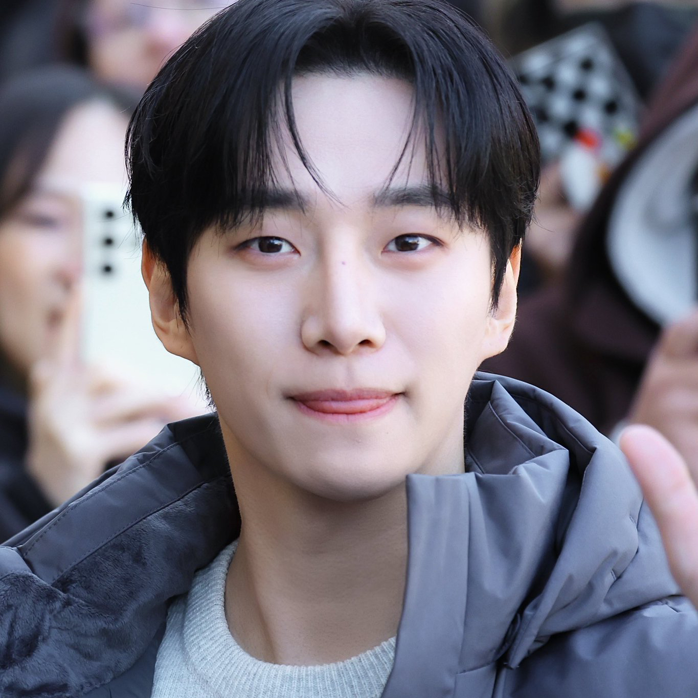 Behind-the-scenes cut of Lee Junho