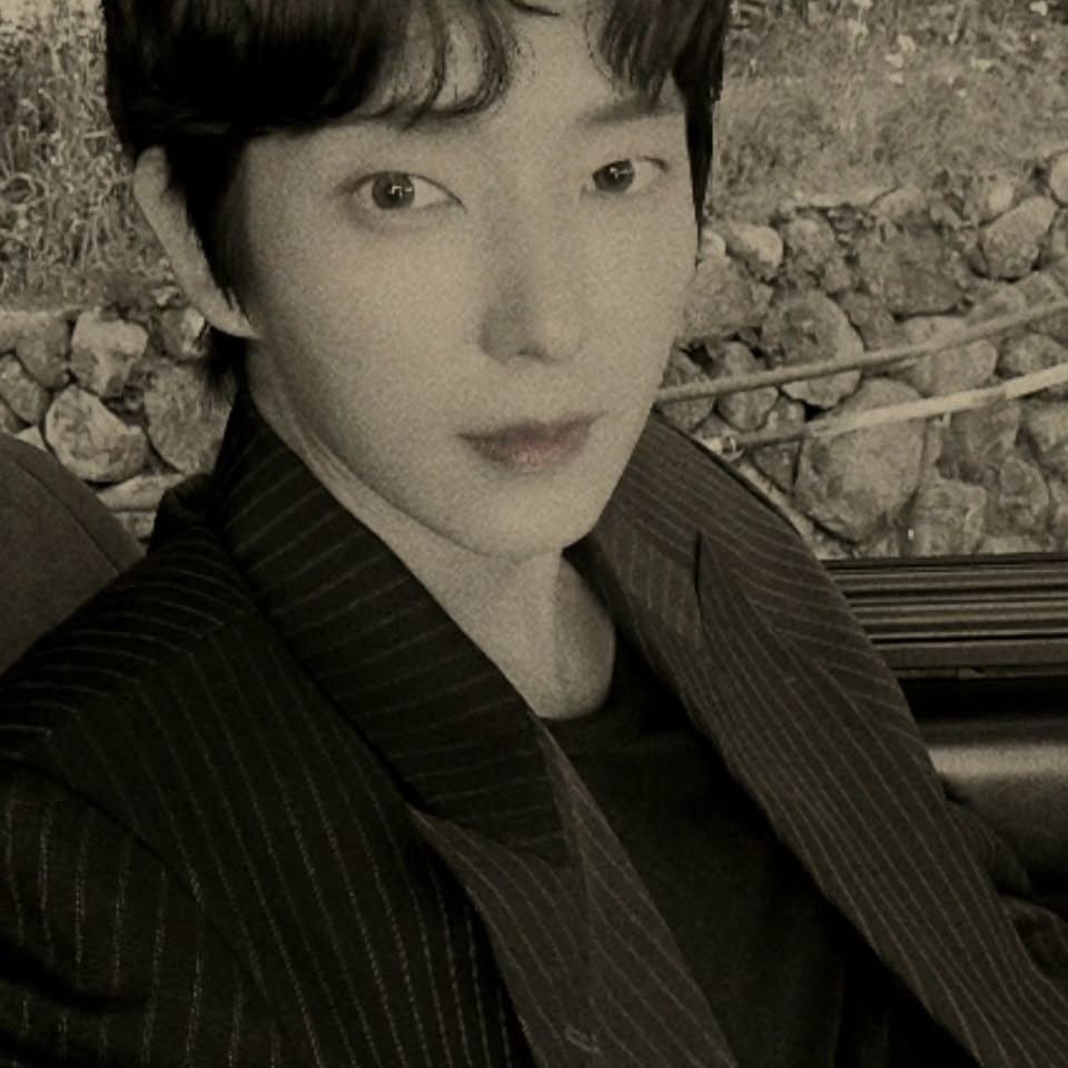 A moment captured by a fan of Lee Joongi