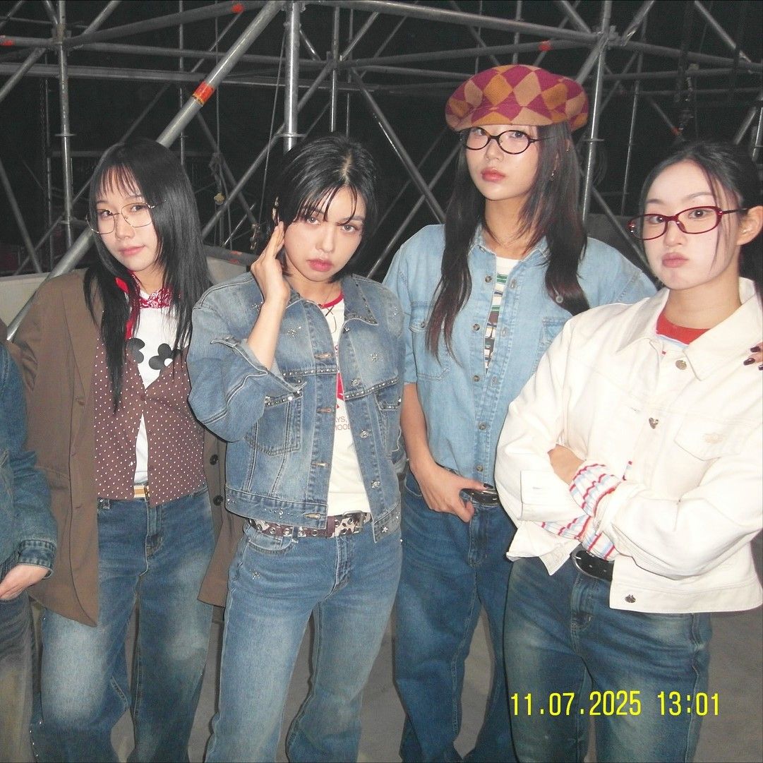 Behind-the-scenes cut of Aiki