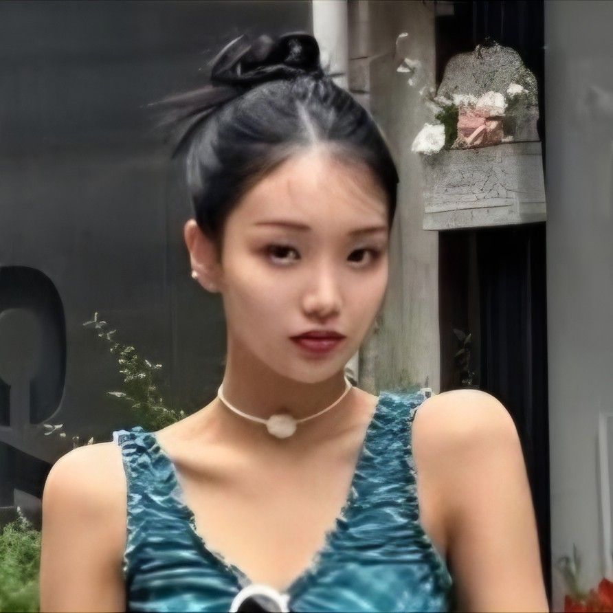 Recent activity shot of Kim Soyeon (2004)