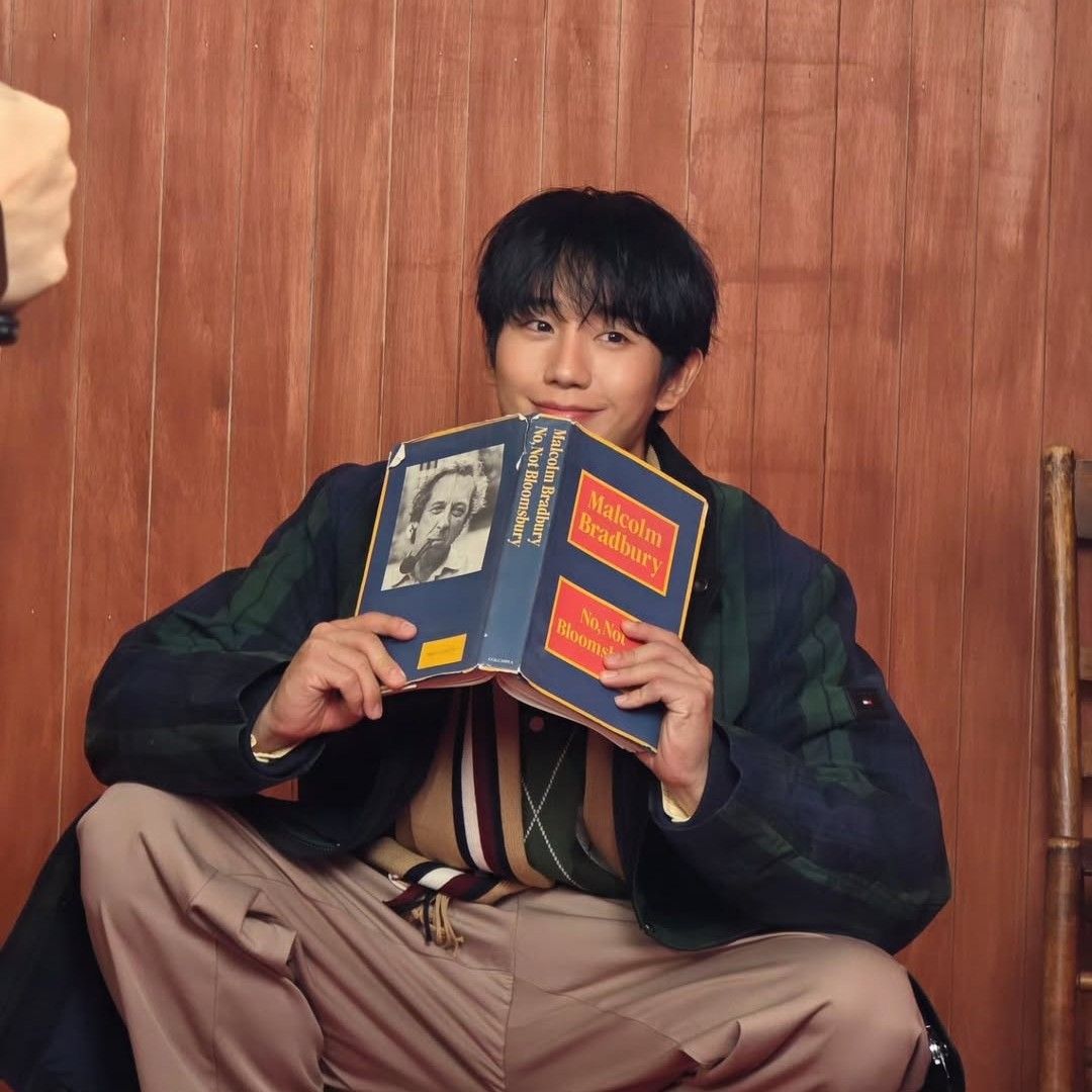 Behind-the-scenes cut of Jung Haein