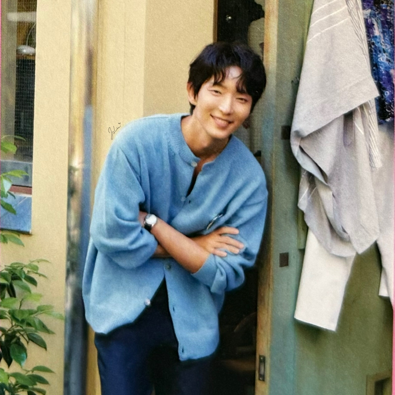 Behind-the-scenes cut of Lee Joongi