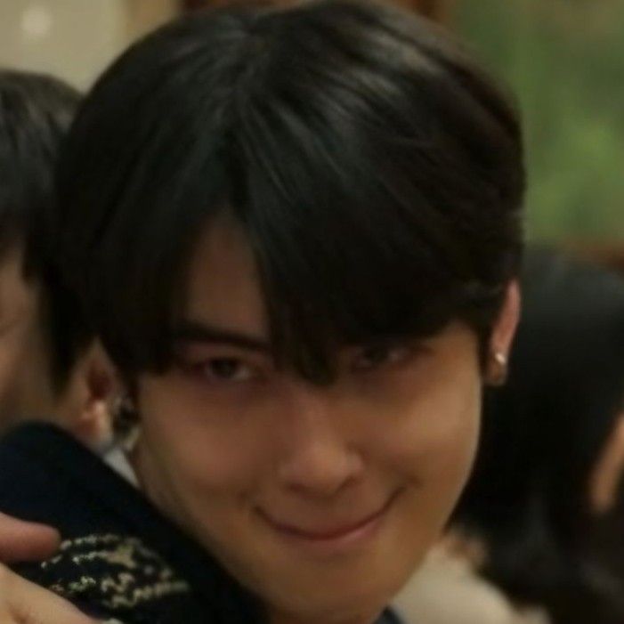 Recent activity shot of Cha Eunwoo