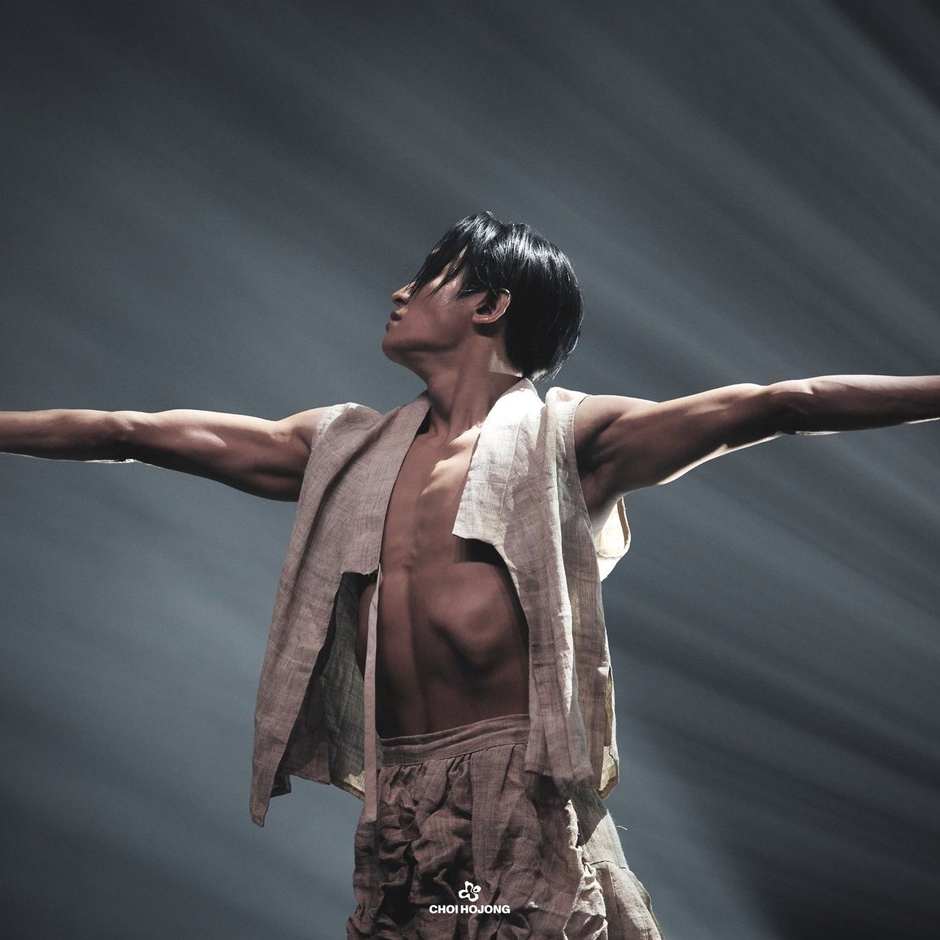 A moment captured by a fan of Choi Hojong