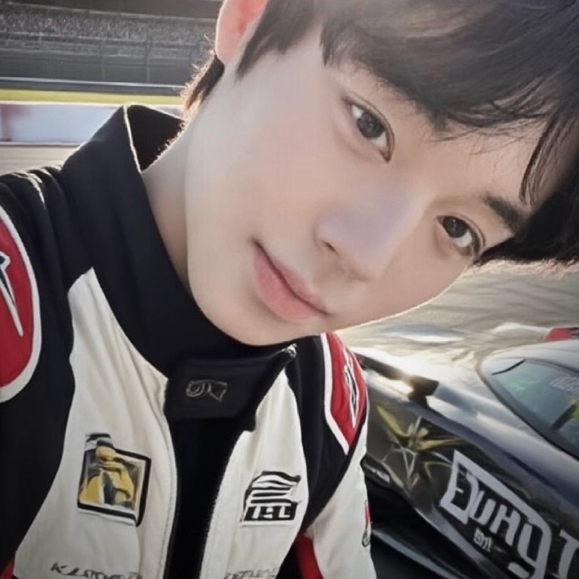 Behind-the-scenes cut of Park Jihoon