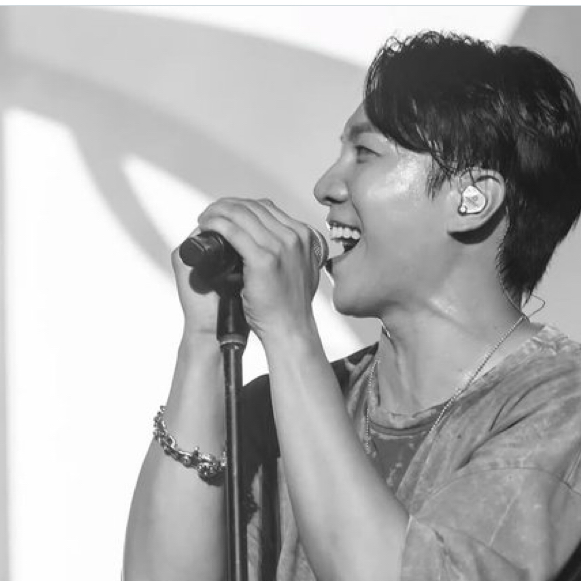 Recent activity shot of Lee Seunggi
