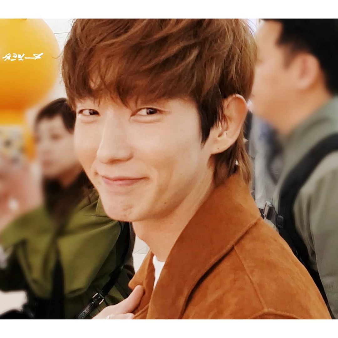 A moment captured by a fan of Lee Joongi