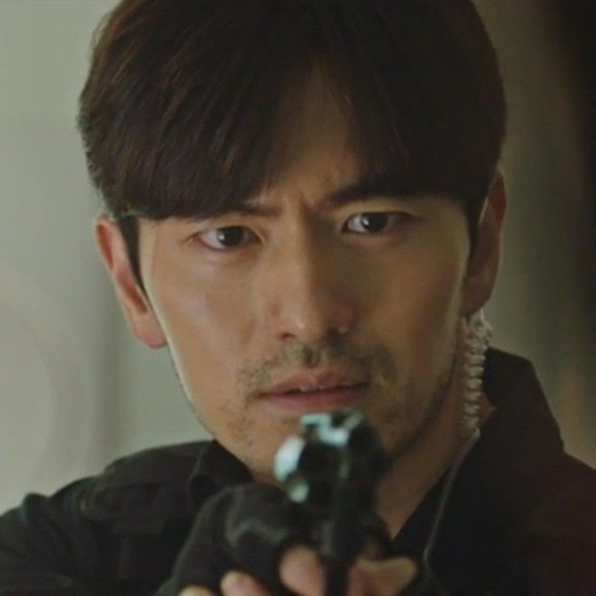 Behind-the-scenes cut of Lee Jinwook