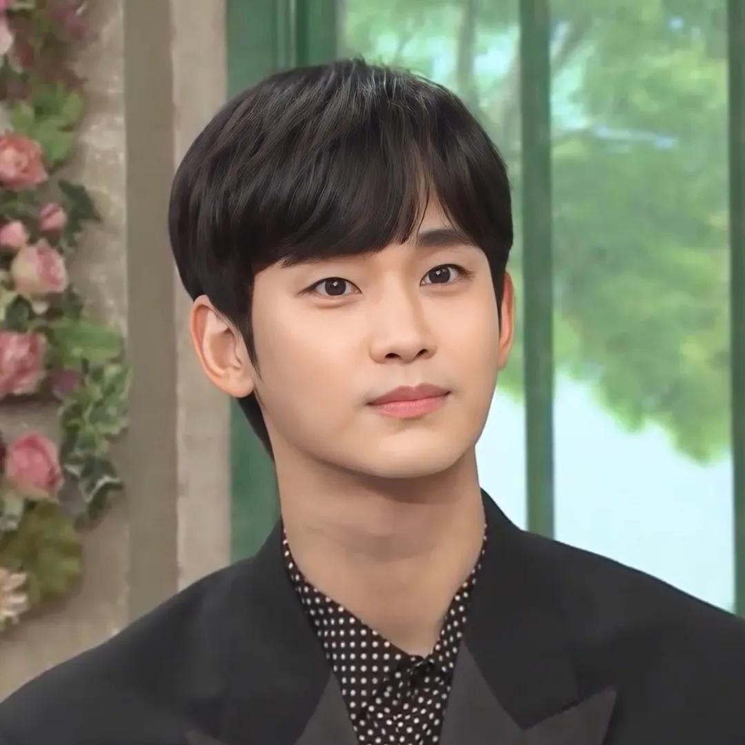 Recent activity shot of Kim Soohyun