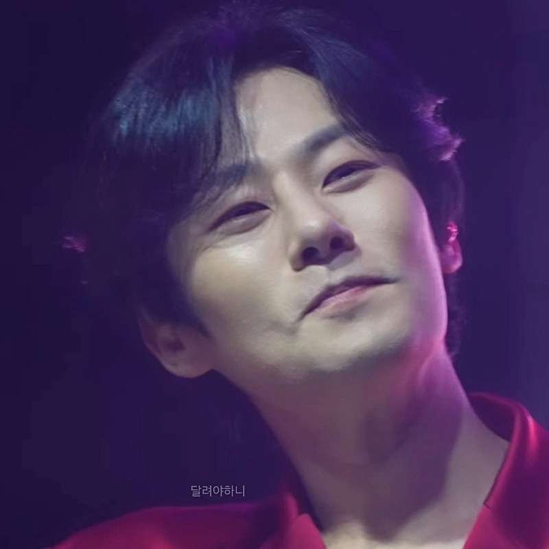 지금 주목받는 셀럽 게시글