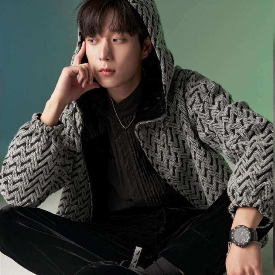 Behind-the-scenes cut of Kim Youngdae