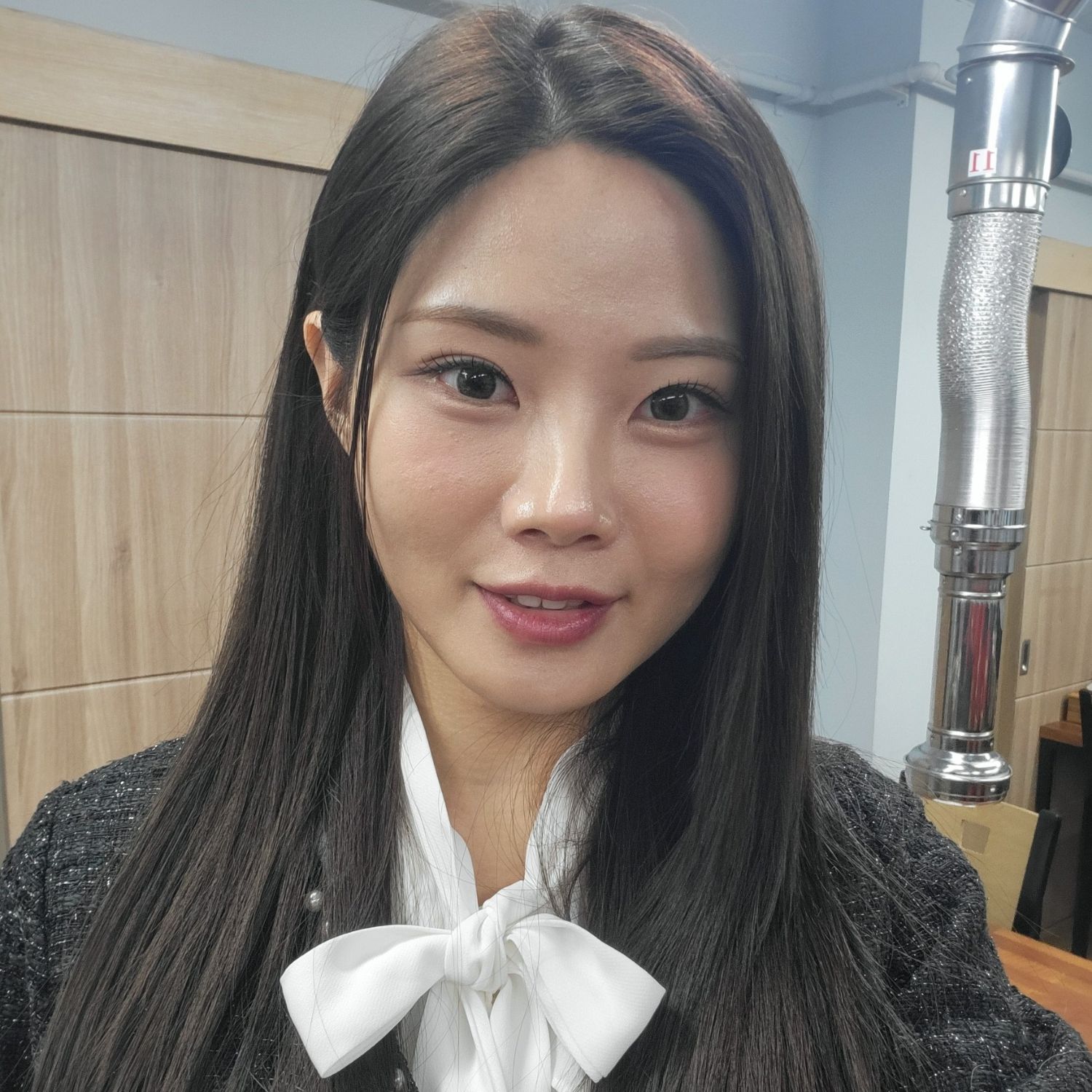Behind-the-scenes cut of Bae Ahyeon