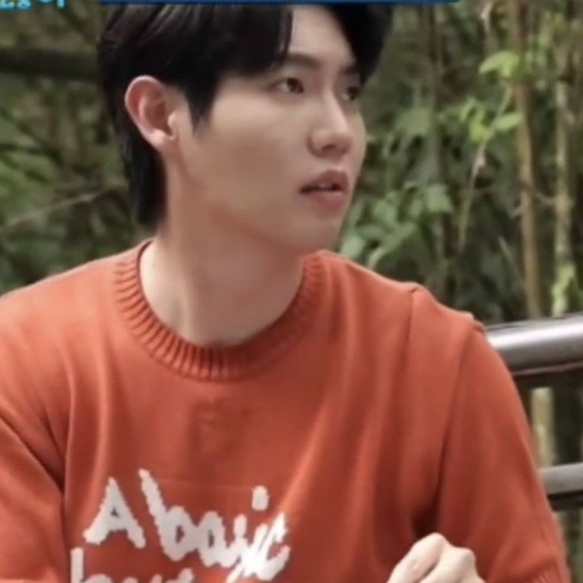 A moment captured by a fan of Son Taejin