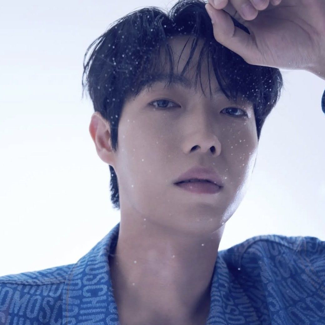 A moment captured by a fan of Son Taejin