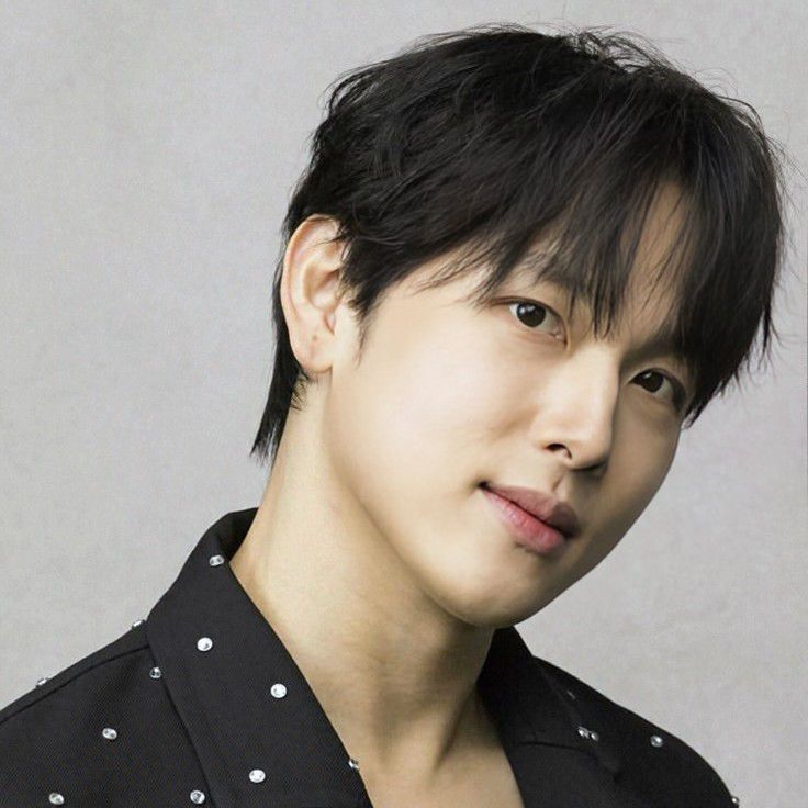 Behind-the-scenes cut of Lim Siwan