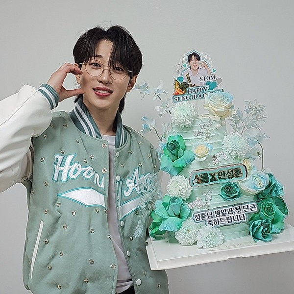 안성훈의 매력을 담은 최애돌셀럽 대표 사진