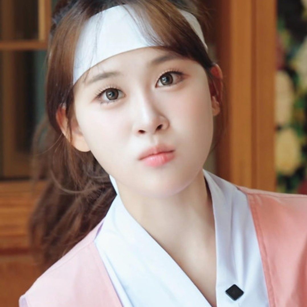 김다현의 비하인드 컷