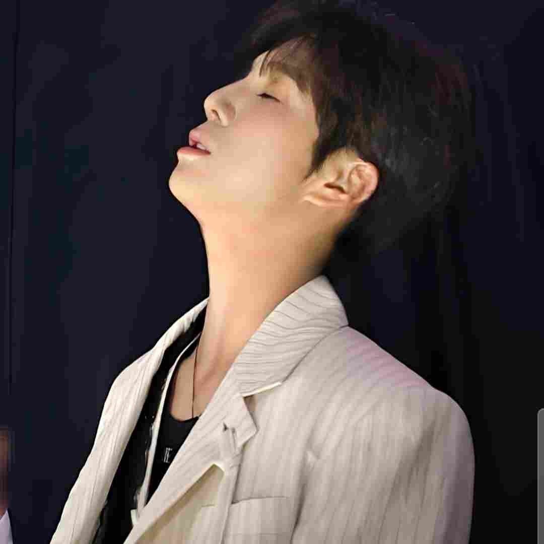 Momen yang diabadikan oleh penggemar Jeong Dongwon