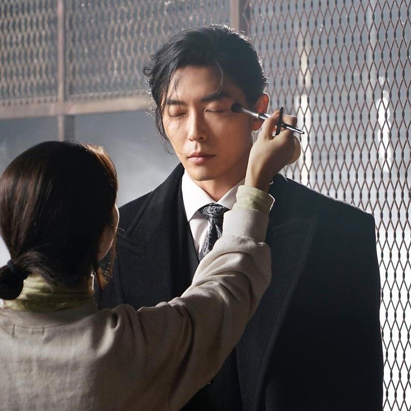 粉絲拍下的金材昱瞬間