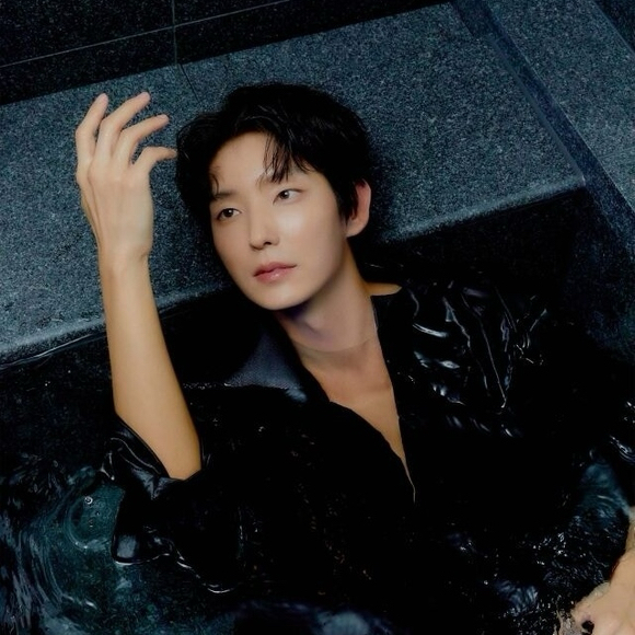 Recent activity shot of Lee Joongi