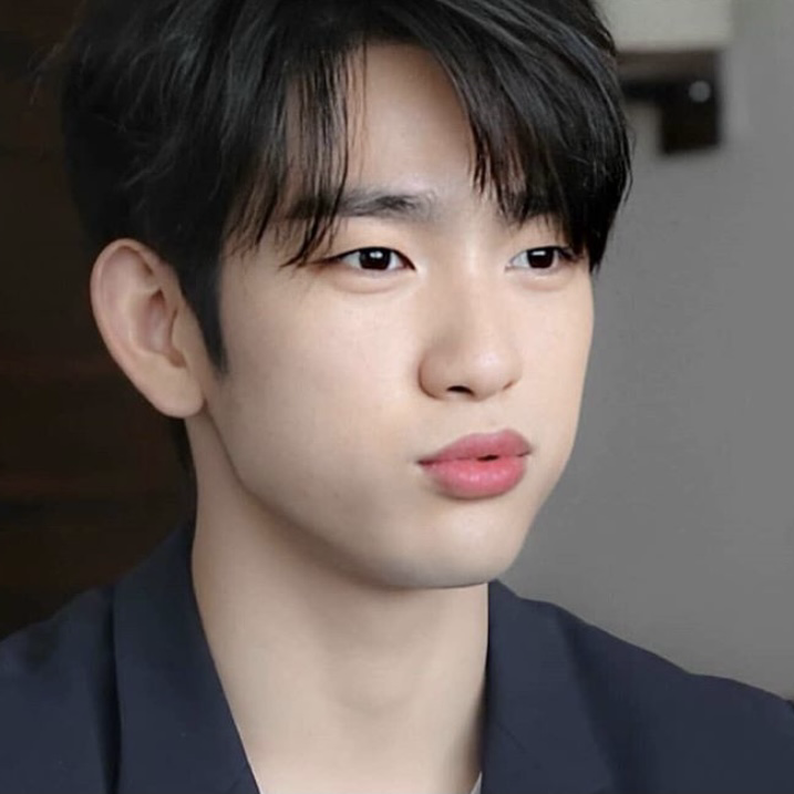 Recent activity shot of Park Jinyoung