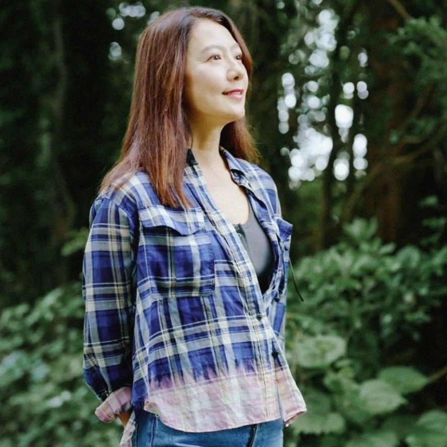 Behind-the-scenes cut of Kim Heeae