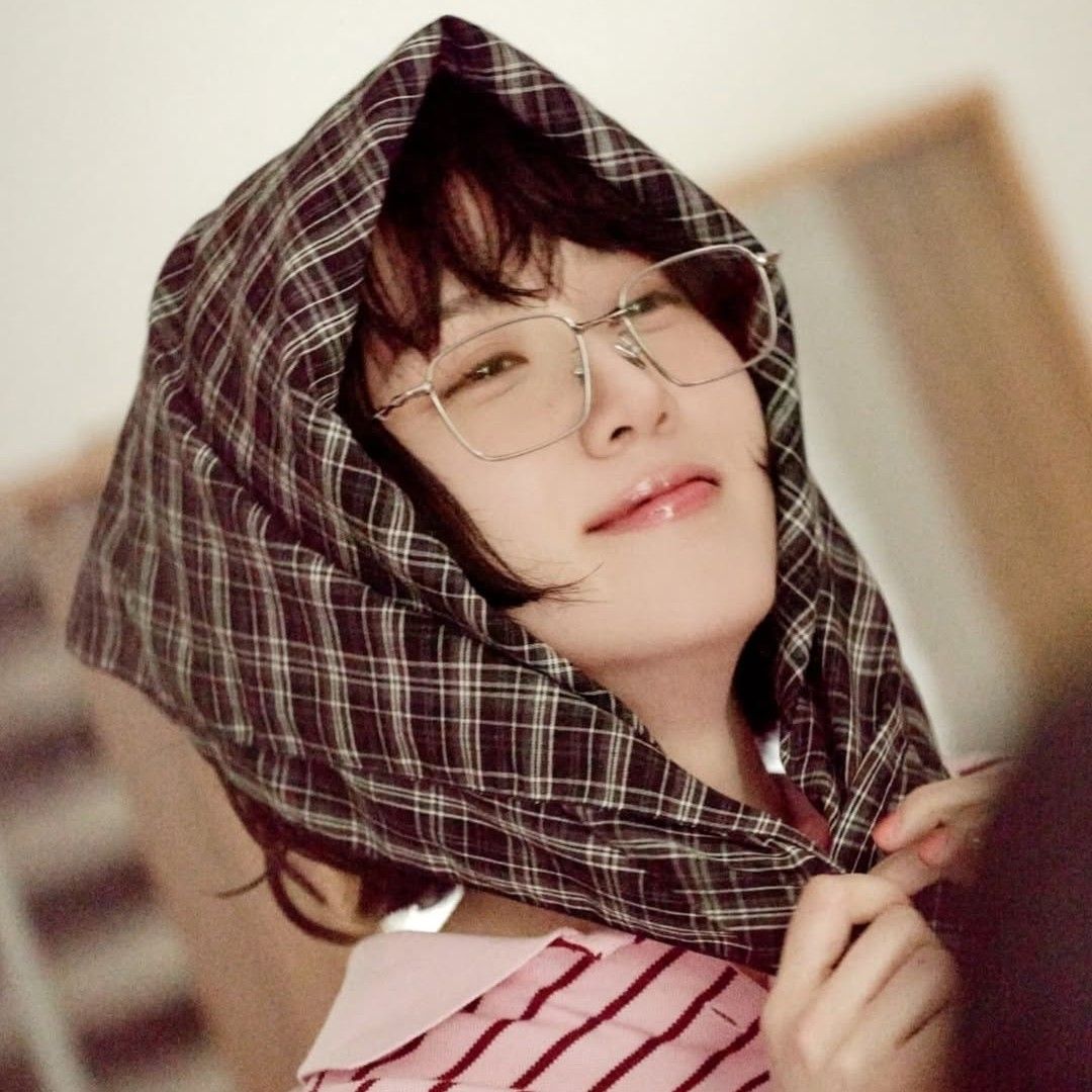 Behind-the-scenes cut of Park Eunbin