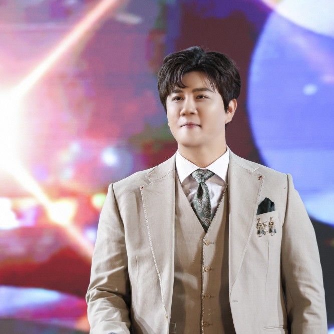 Behind-the-scenes cut of Jin Haesung