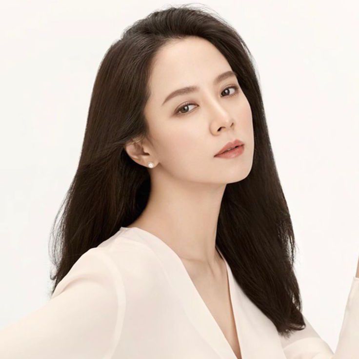 A moment captured by a fan of Song Jihyo