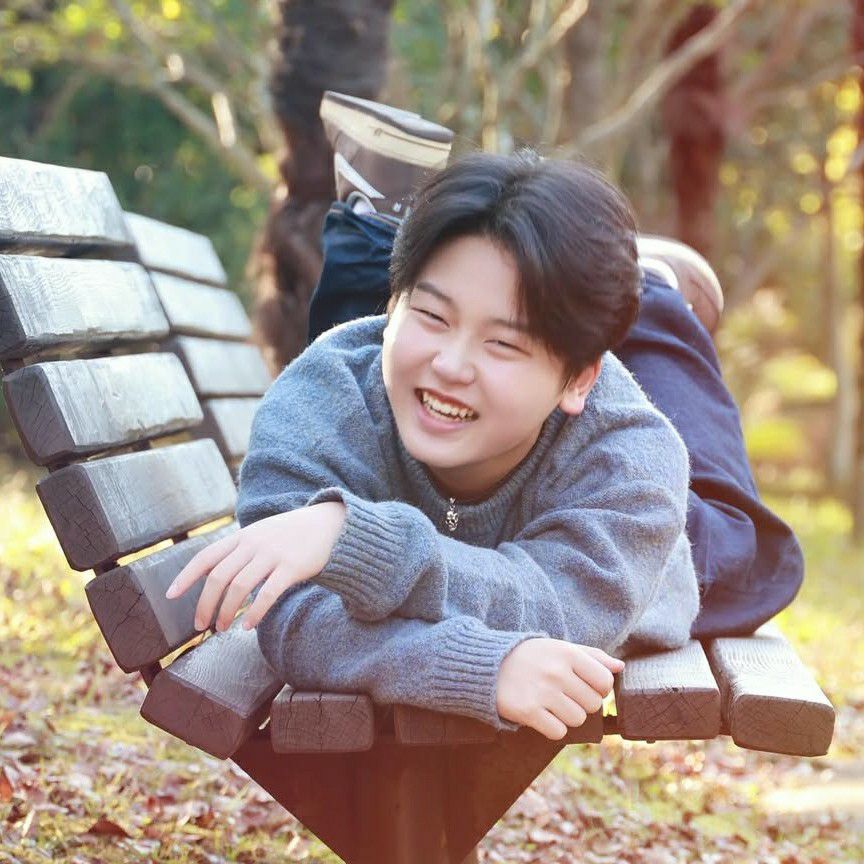 Behind-the-scenes cut of Park Sungon