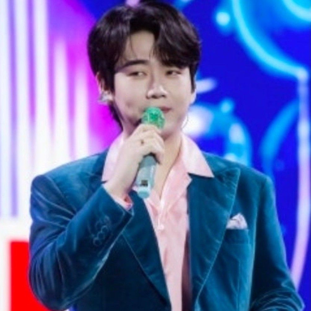 Behind-the-scenes cut of Hwang Youngwoong